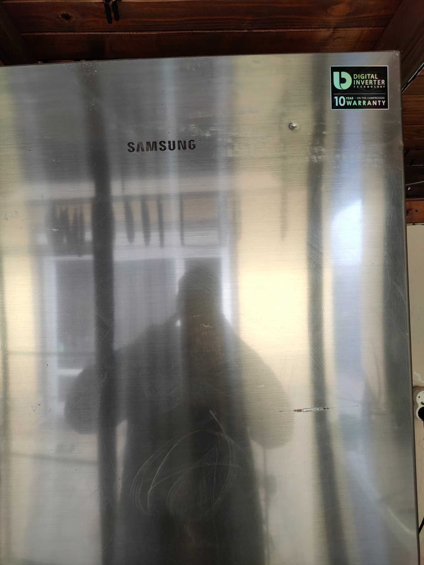 Хладилник с фризер Samsung