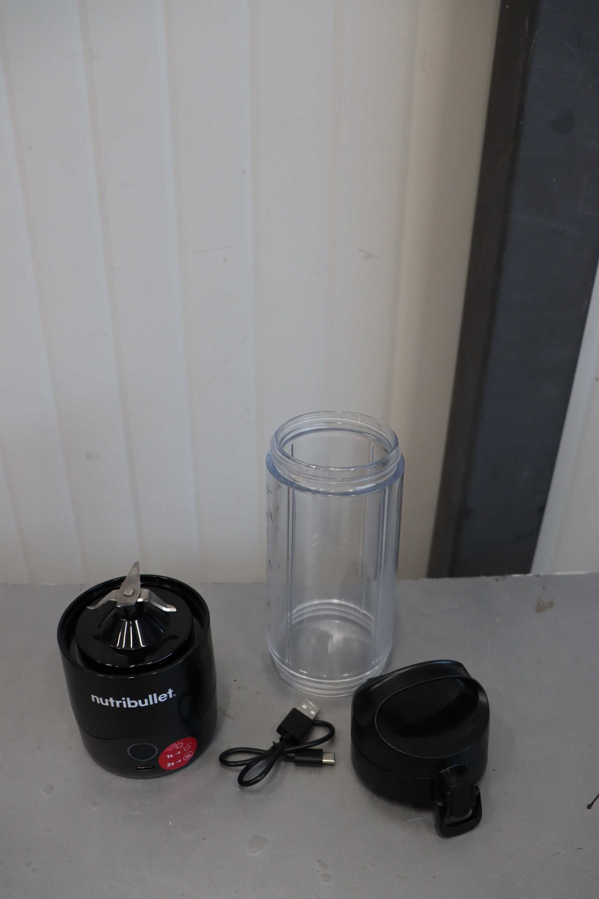 Преносим блендер nutribullet- Мощен екстрактор,475мл,USB-C,15+ цикъла