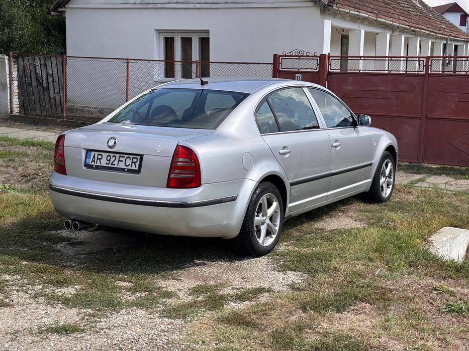 Skoda Superb 2.0 TDI 140 Cp - Xenon/ Piele/ Memorii/ Senzori Parcare