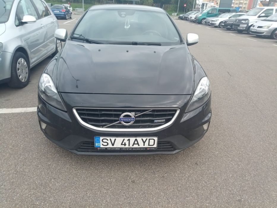 VOLVO V40 R-Design