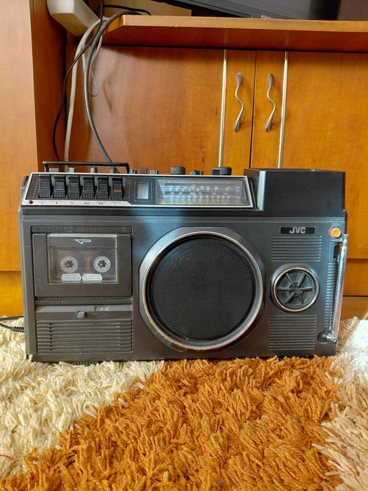 Radio TV casetofon JVC impecabil