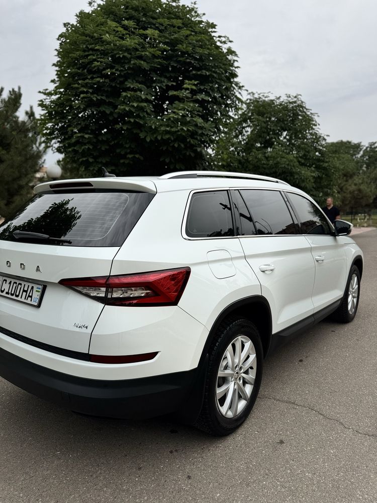 Skoda kodiaq full salondan olingan