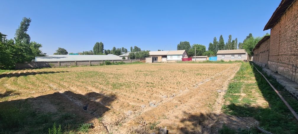 Uchastka sotiladi М39 betonka