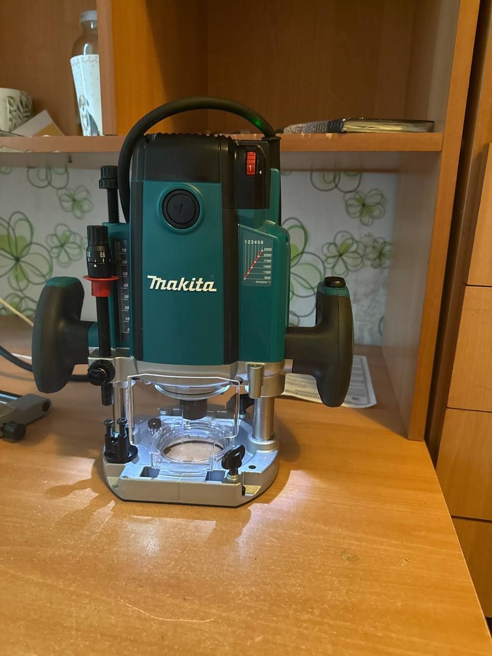 Фрезер MAKITA RP2303FC02 оригинал