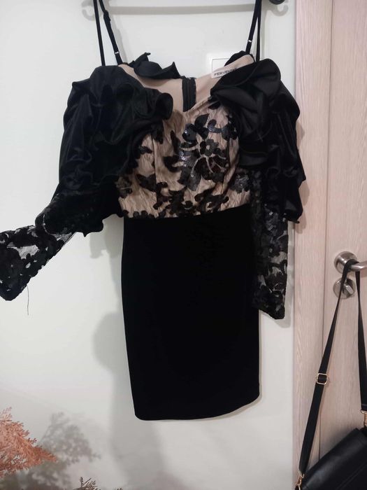 Вечерна рокля черно кадифе