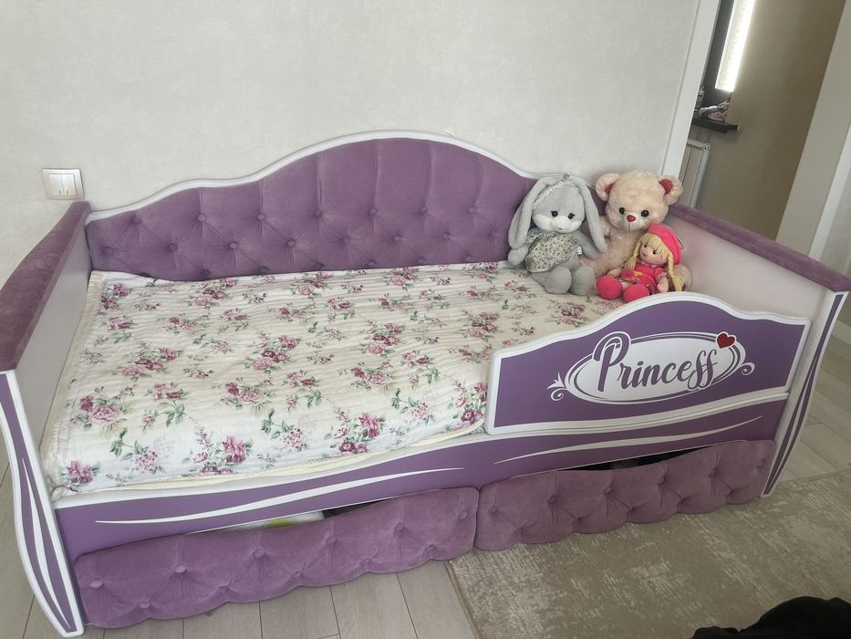 Продам детскую кровать для девочек