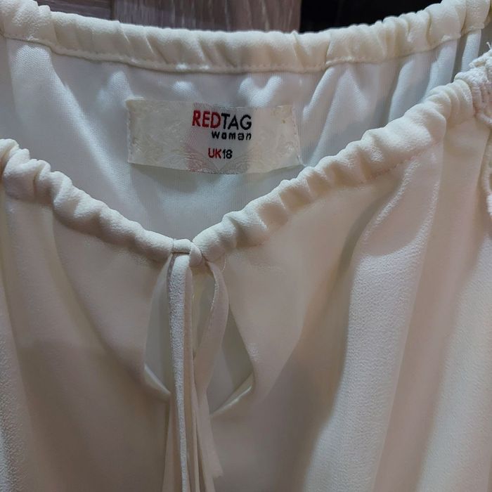 Платье чистые В хорошем состочнии Одеты один раз