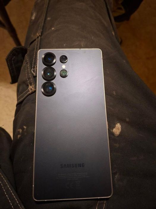 Se vinde samsung galaxy s 25 ultra