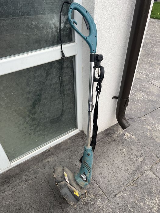 Motocoasa Electrica Makita UR 3000