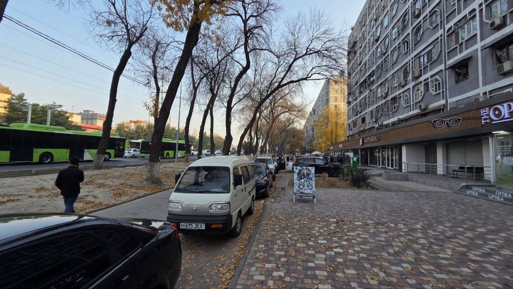 Чиланзар | 80кв - нежилое помещение вдоль дороги Аренда