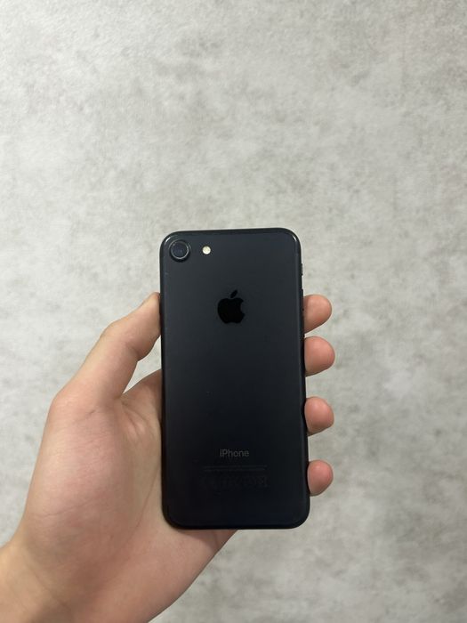 Продам 7 айфон 128ГБ в хорошем состоянии