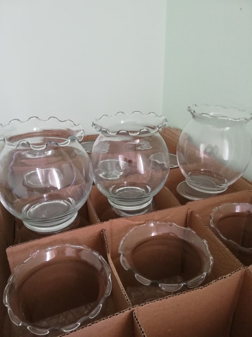 Къдрави, сферични стъклени вази на супер цени.