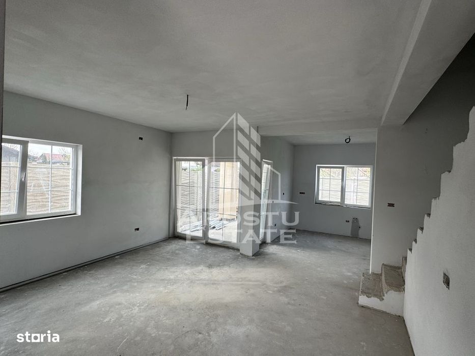 Duplex despartit prin camera tehnica in Mosnita Noua