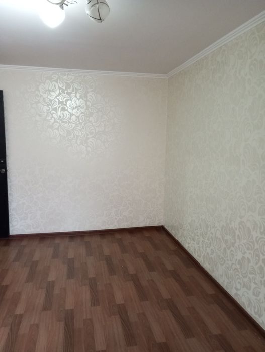 Продается 3 комнатная квартира. Этаж 3. С ремонтом.