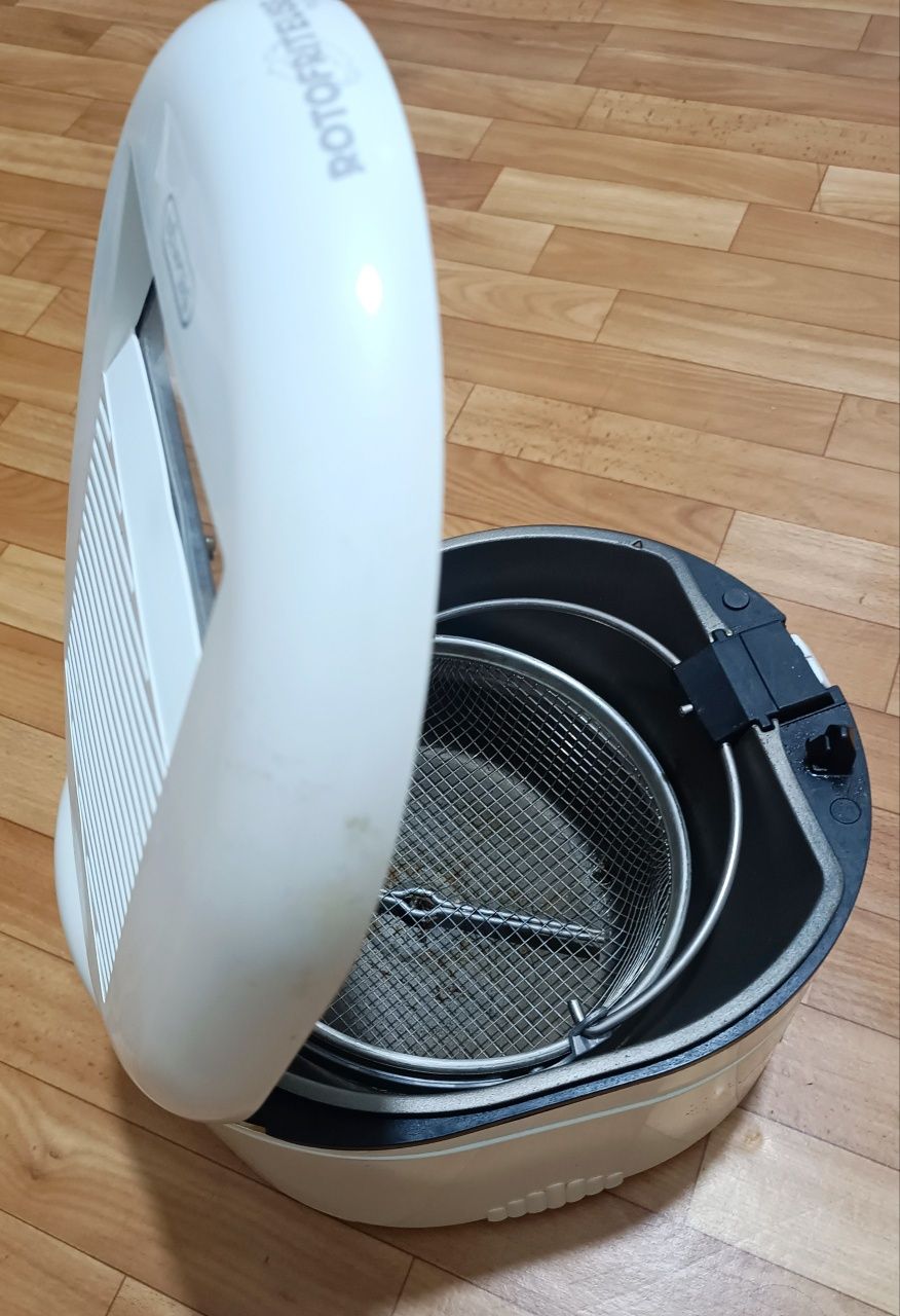 В продаже качественная фритюрница Delonghi Rotofriteuse plus (Турция)