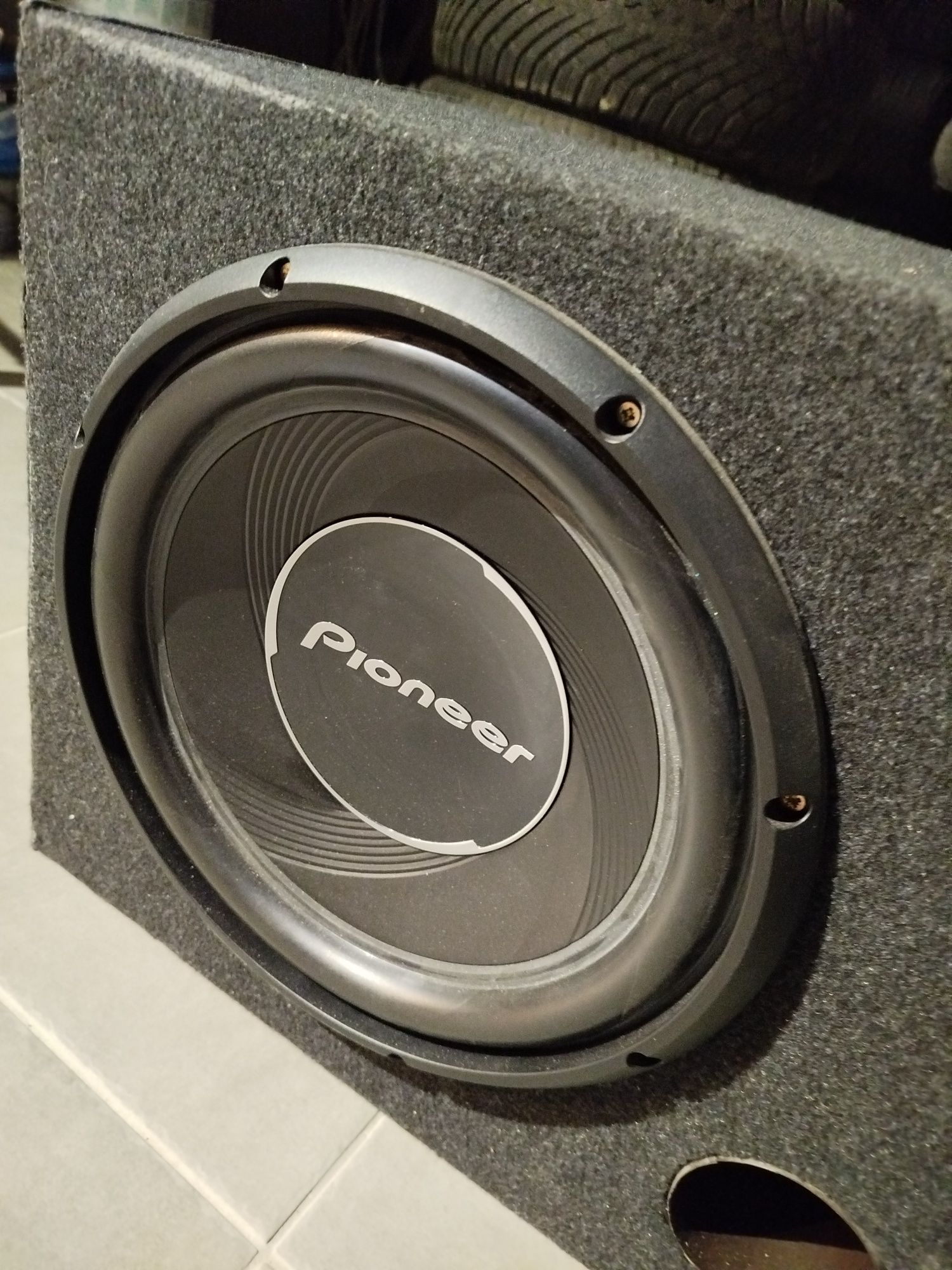 Бас каса PIONEER 12" 400 WATTS RMS