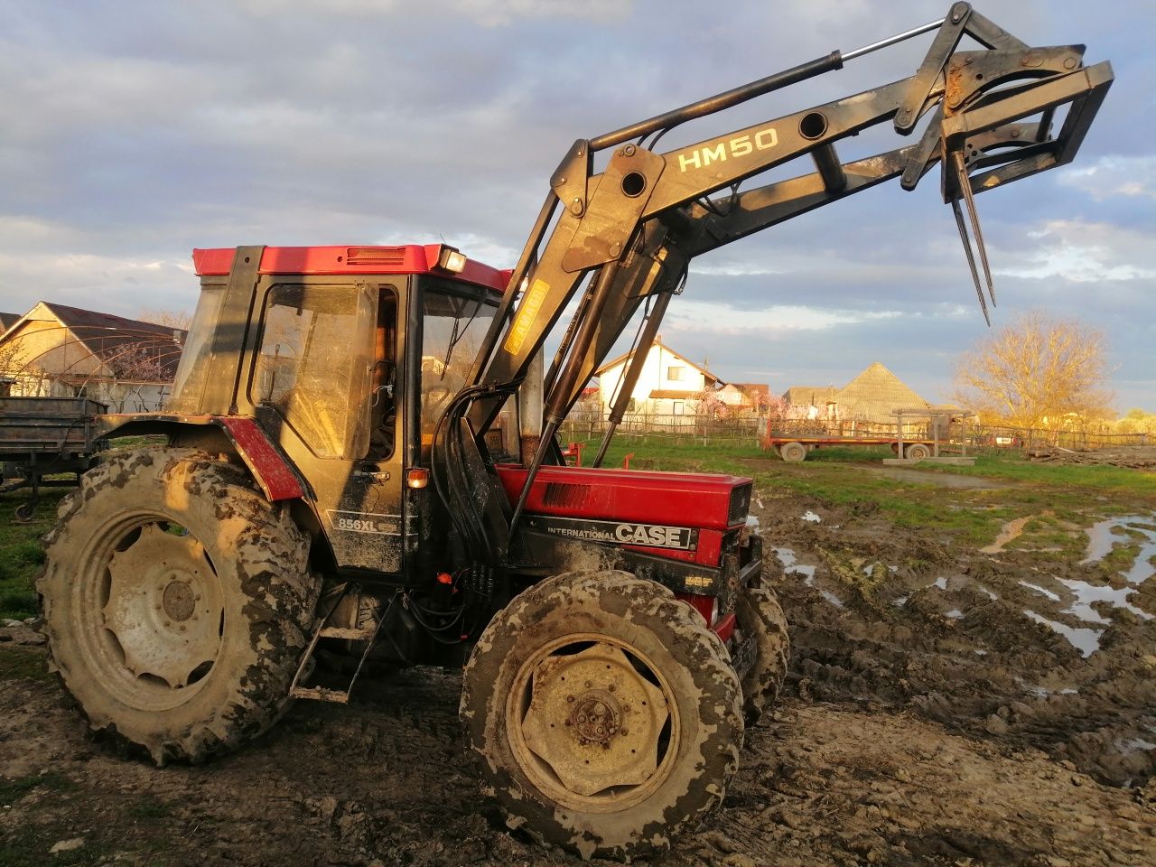 Vând tractor International