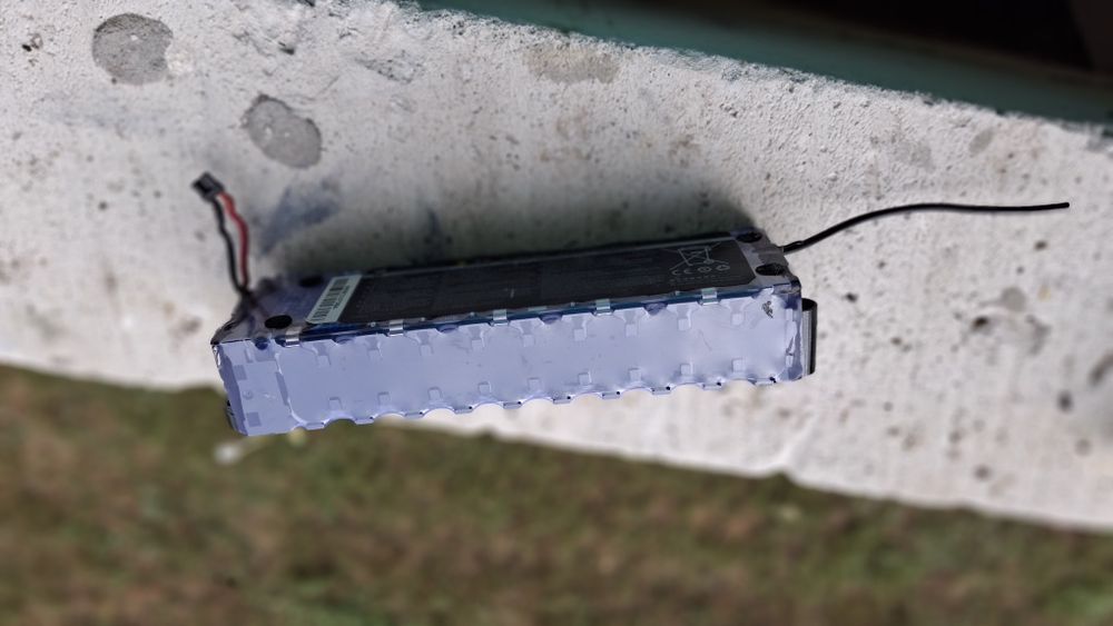 Vând baterie xiaomi