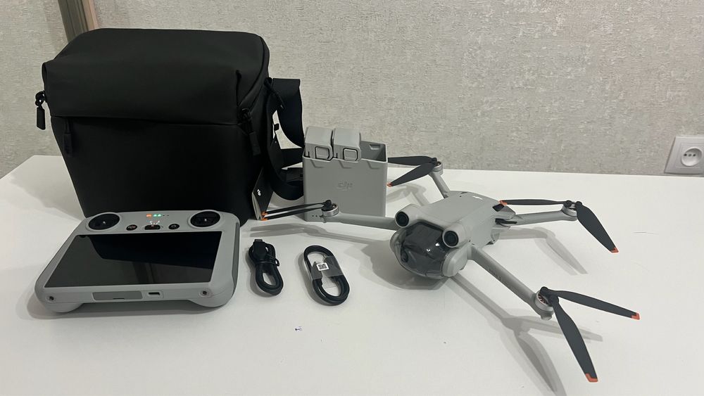 Продам дрон DJI mini 3 pro combo
