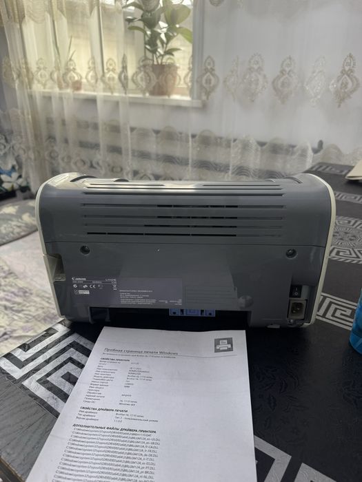 Canon lbp2900 oq-qora lazerniy holati yaxshi aybi yoq
