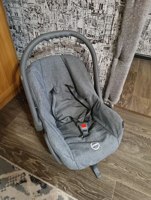 Продам автолюльку.