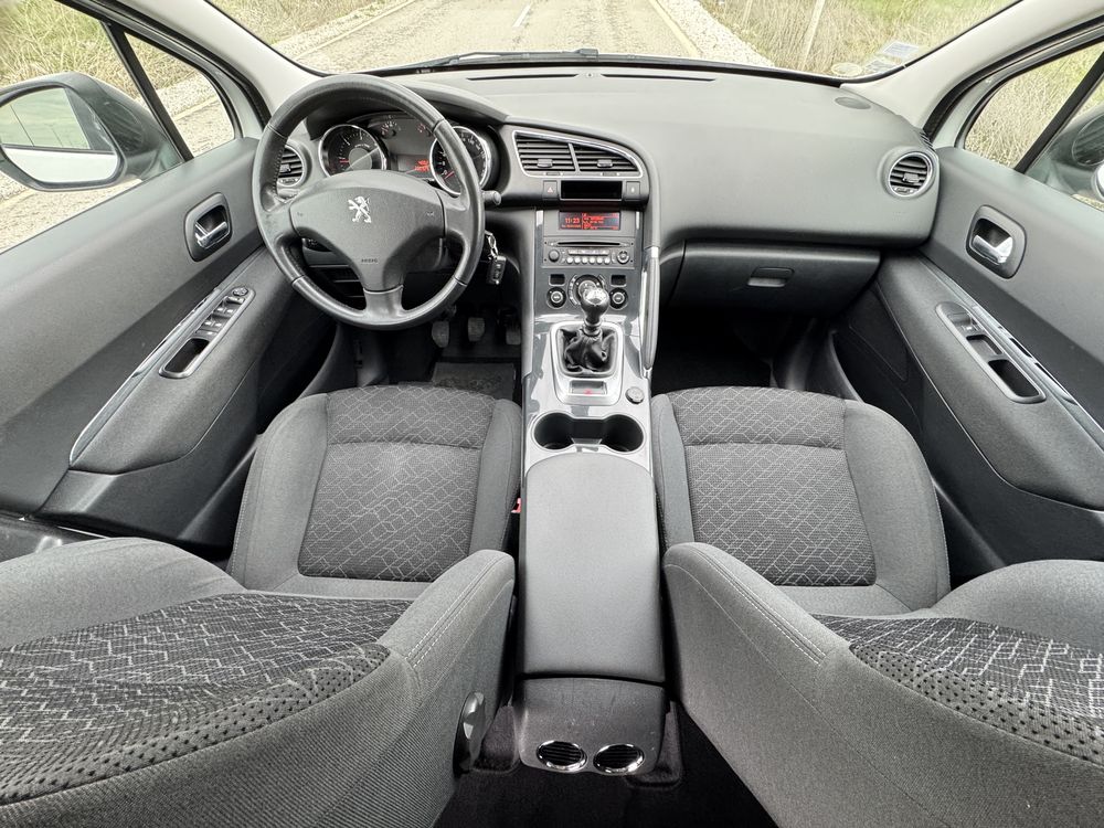 Peugeot 3008 1.6 HDI 120к.с 2015г.