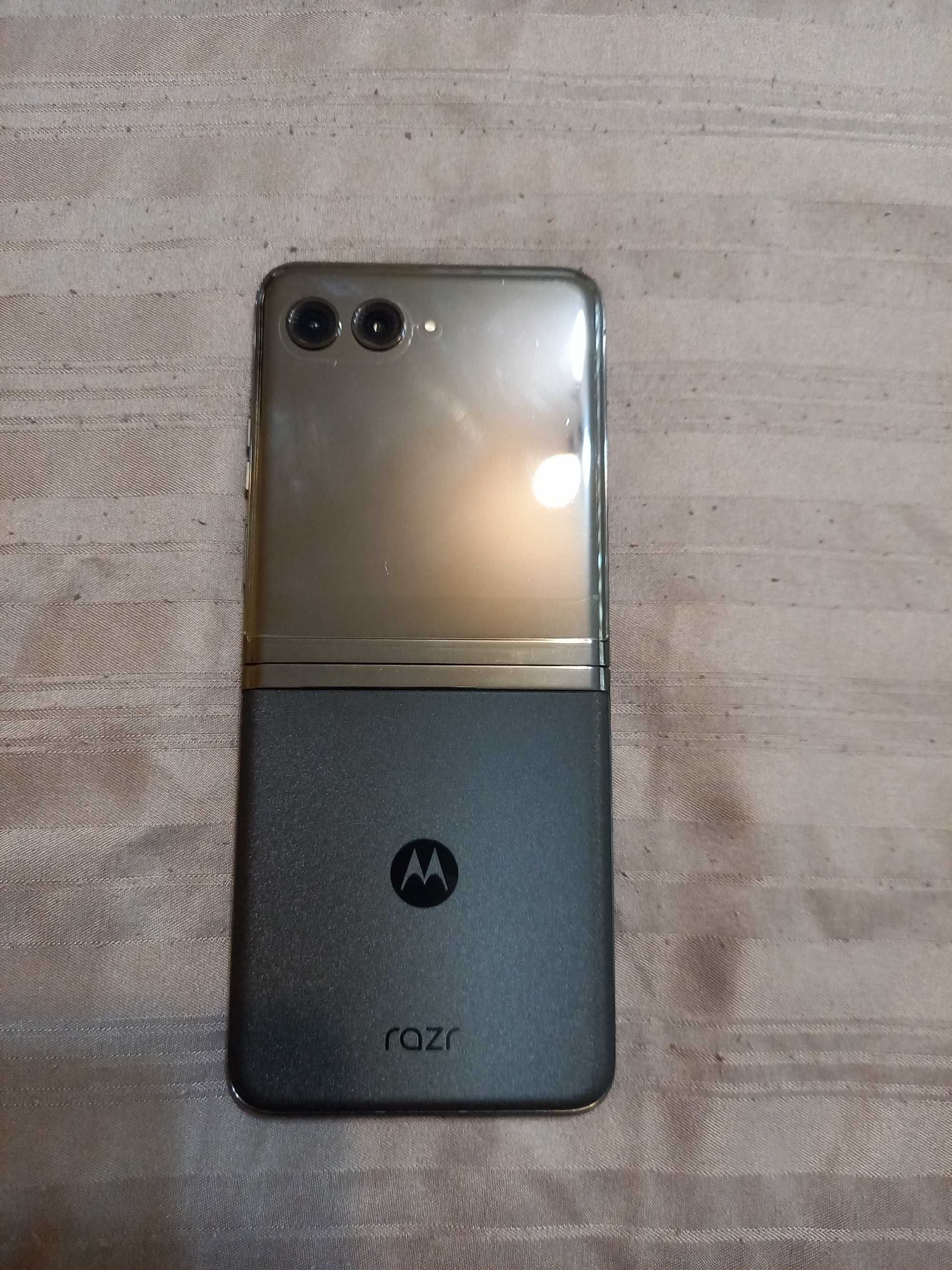 Моторола Razr 40 ultra