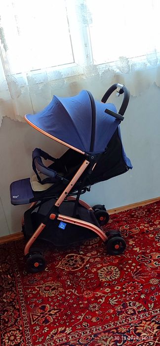 Коляска чемодан лёгкая