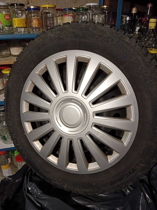 Vand 4 anvelope iarna + jante pt  RENAULT CAPTUR