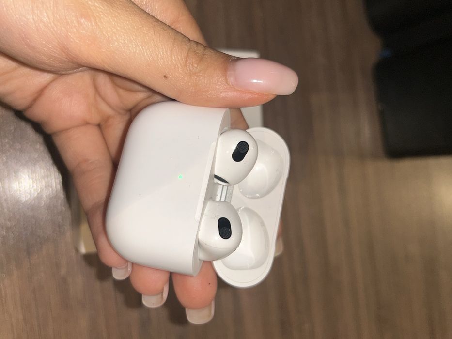 Продам кейс от airpods3