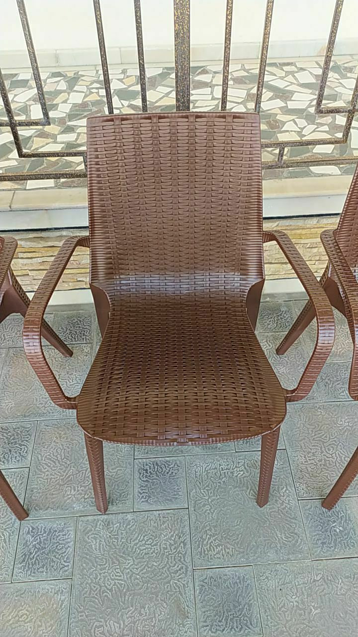 Пластиковые Столы со стульями для дачи и кафе 3-х цветах