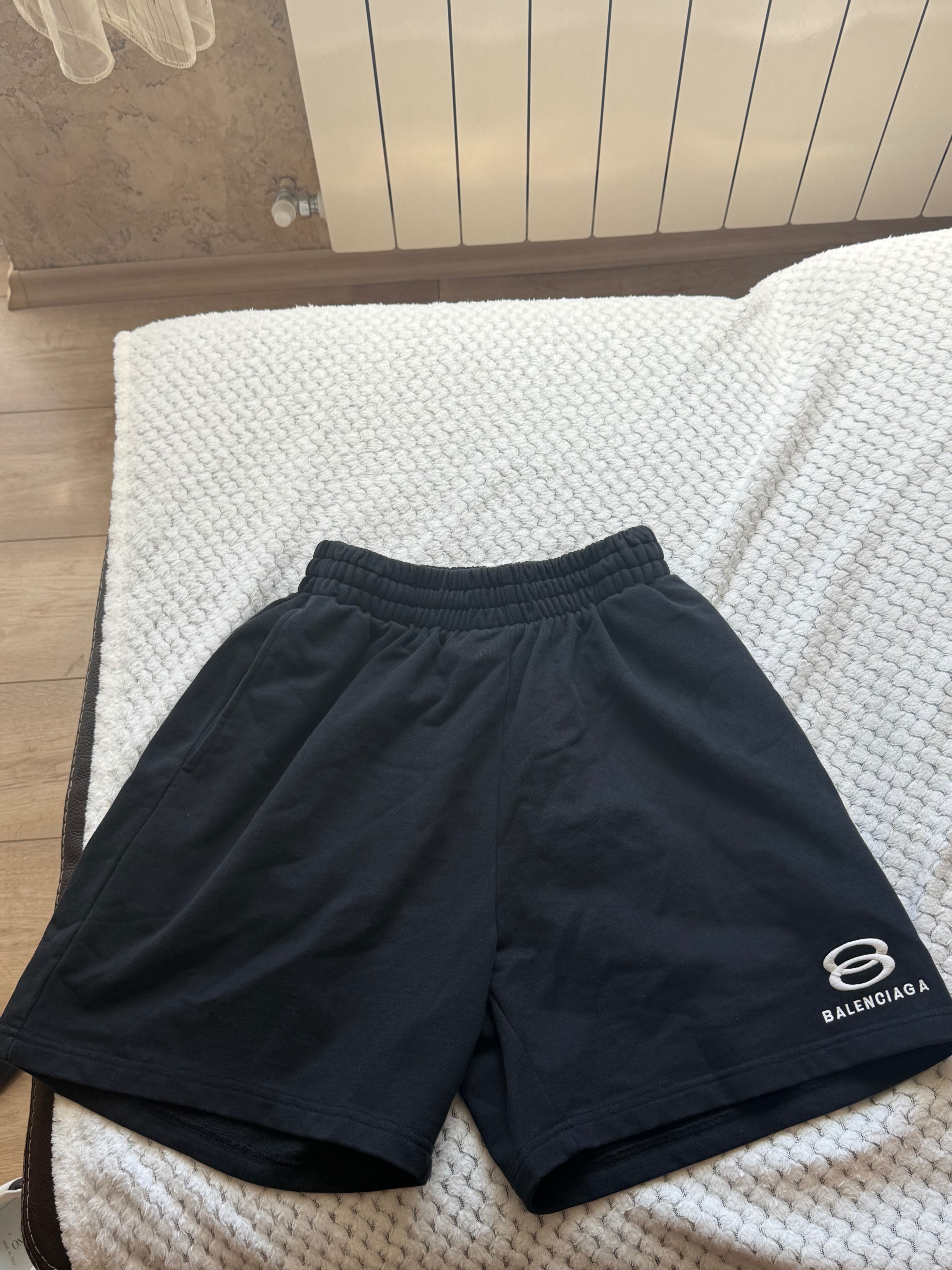Къси панталони Balenciaga