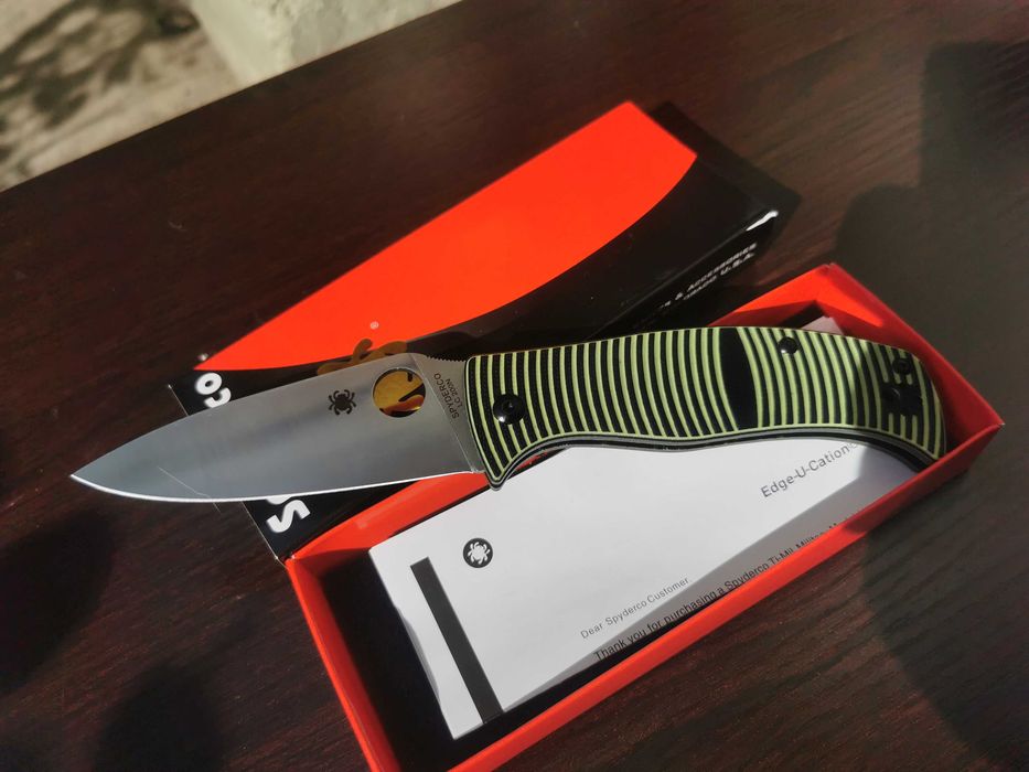 Cuțit pliabil Spyderco Caribbean, Lamă Antirugină, G10 negru și galben