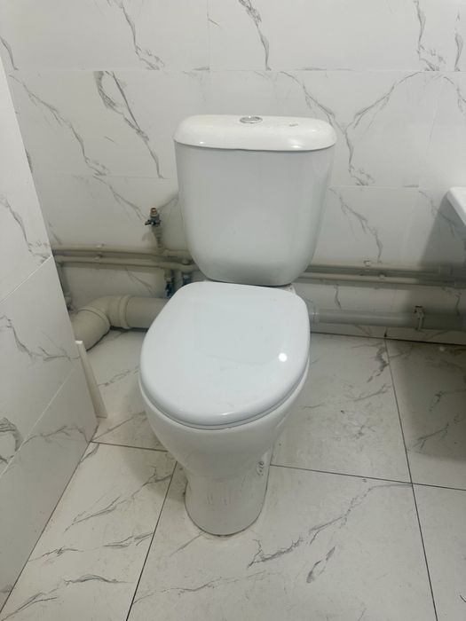 Продается Новый хороший унитаз. Для связи писать в ватсап.
