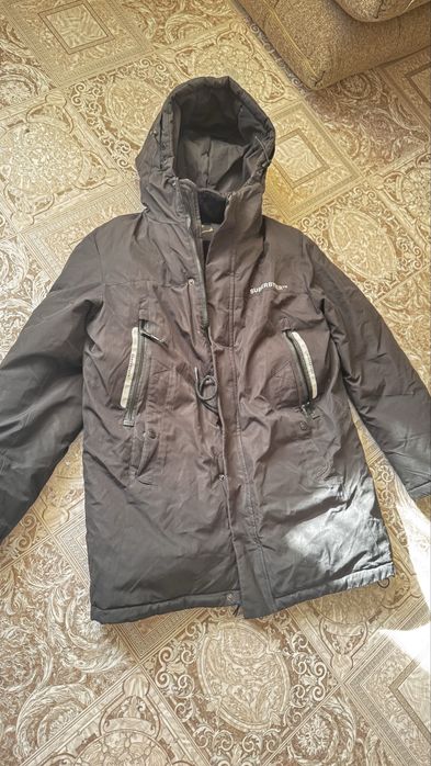 Зимняя куртка в отличном состоянии