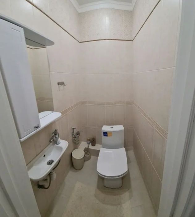 Раковина с зеркалом