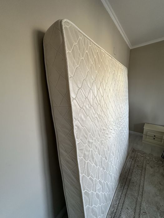 Продаю большой Матрас