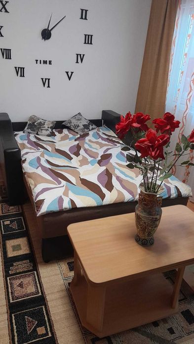 Se închiriază apartament 200e