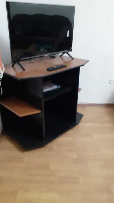 comoda TV maro cu negru 80 x 56