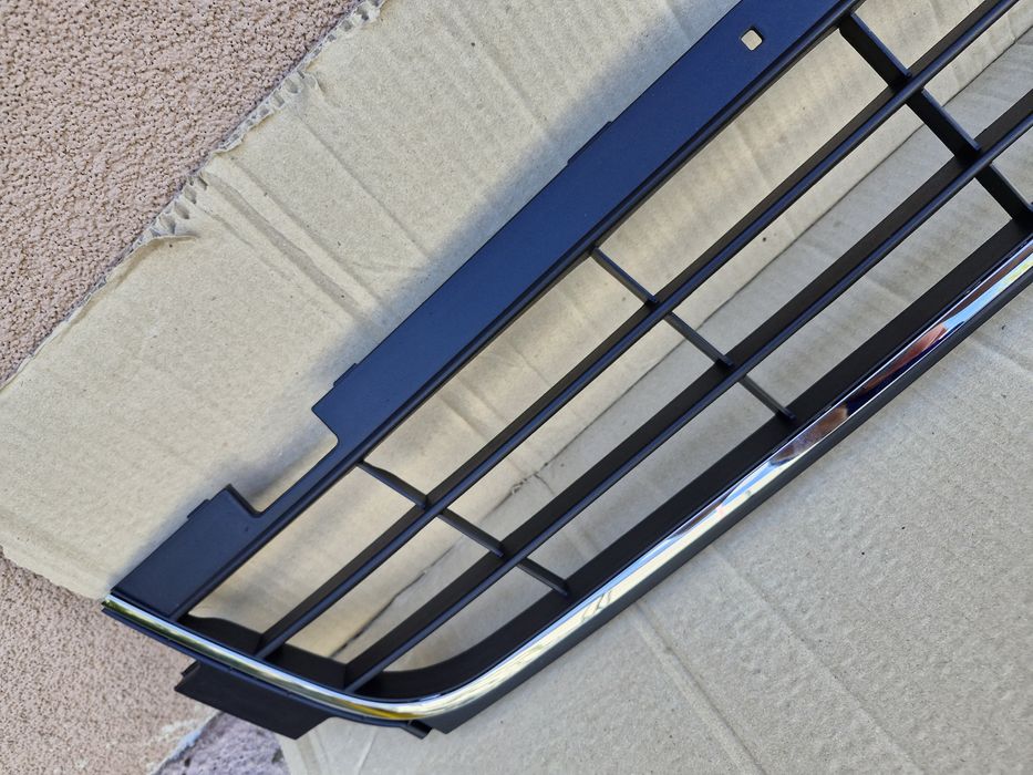 Grila inferioara Vw Sharan 7N 2011-2019 NOUA AM