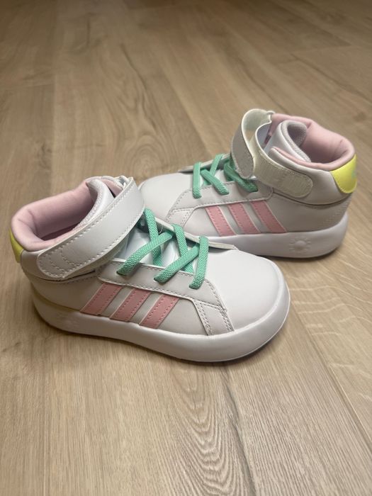 Спортни обувки за момиче Adidas