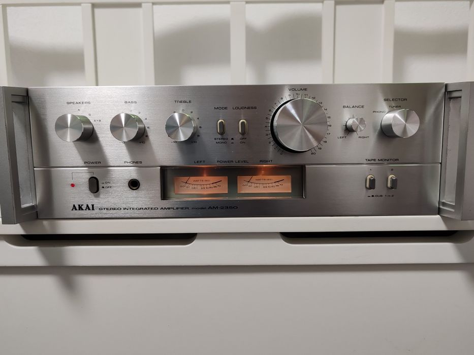 AKAI am 2350, vumetre ace, Germania