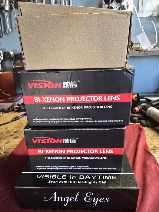 Kit complet cu lupe bixenon de 2'5 inch cu ornamente si 4 inele Angel