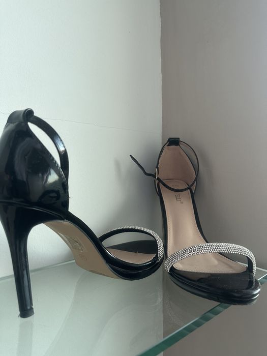 Обувки на ток два модела