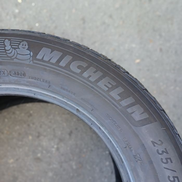 235 55 17 Michelin 4бр зимни дот 20