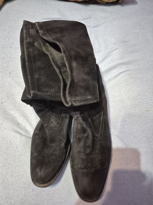 Vând cizme piele întoarsă pt femei.