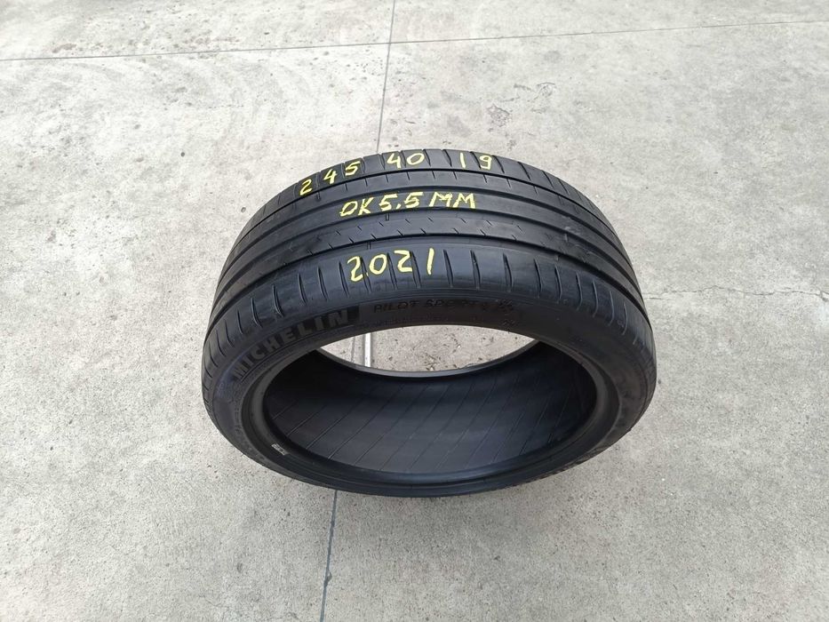 O anvelopa de vara 245 40 19 michelin pilot sport 4  dot 2021