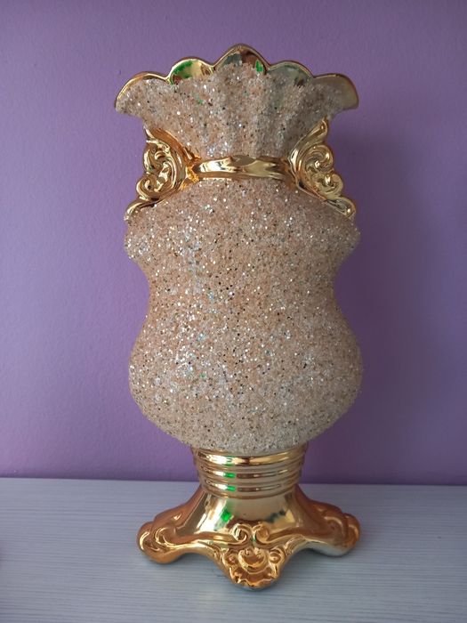 Vază flori model deosebit