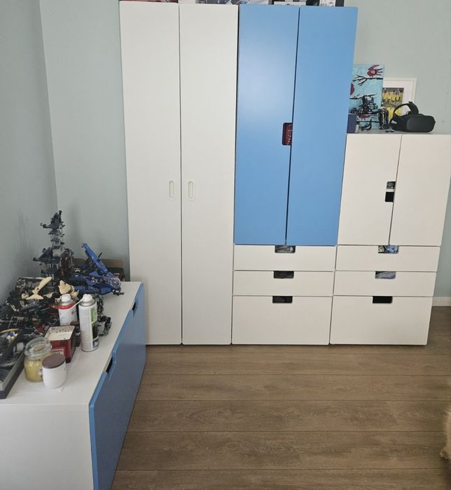 Легло, бюро и гардеробна система на Икеа