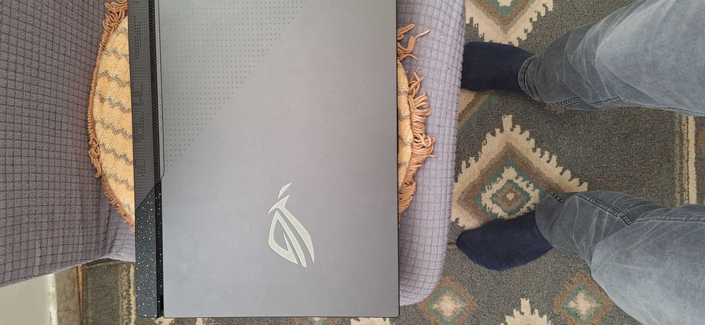 Vand pentru piese Laptop Gaming ASUS ROG Strix G17 G713RC Ryzen™ 7